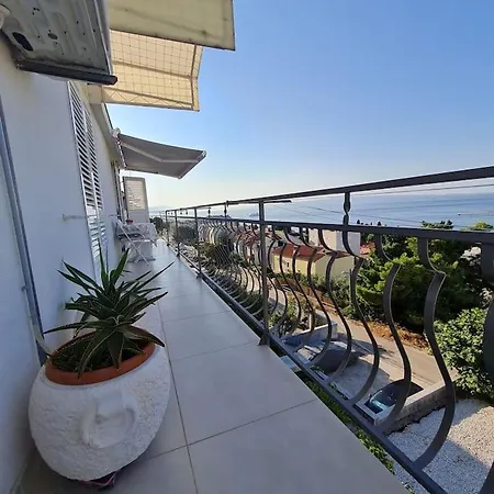 Delux Sue Apartment *